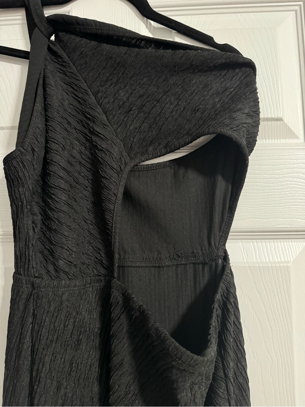 Black Textured One-Shoulder Cutout Maxi Dress – Size L.